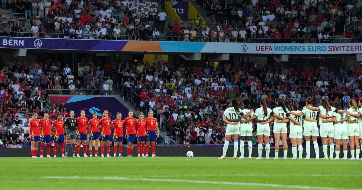 Spanyol vs Portugal Women Benda Hitam di Lengannya Menghormati Diogo Jota